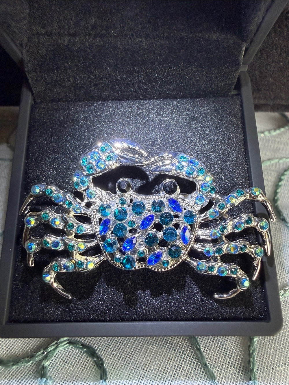 Crystal Crab Brooch Pin - Blue Teal Accent